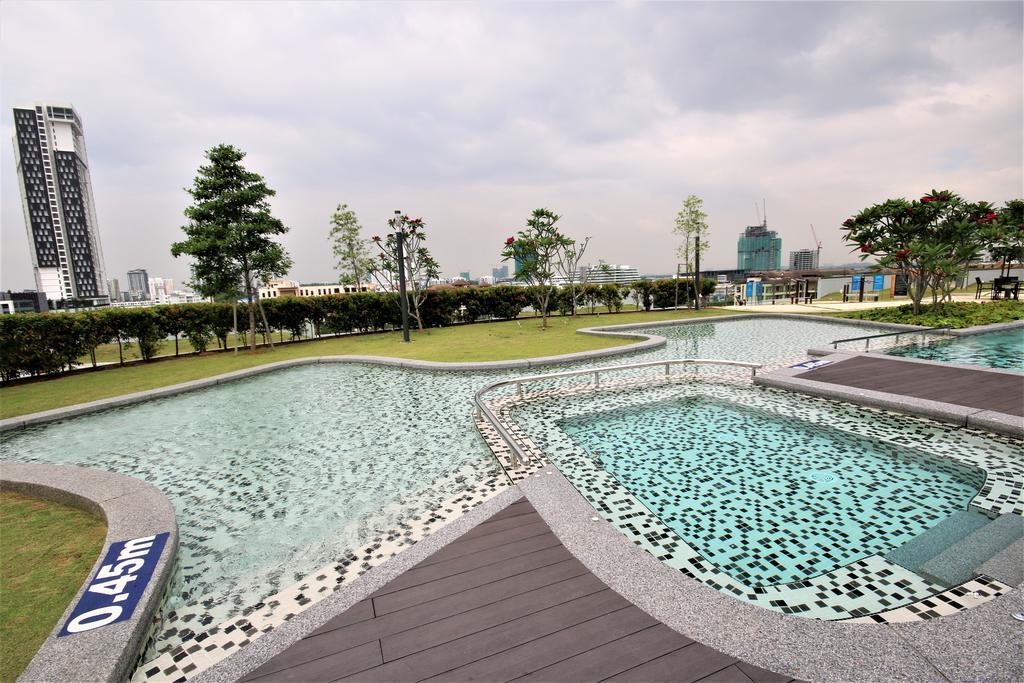 Hyve Soho Suites Cyberjaya Ngoại thất bức ảnh